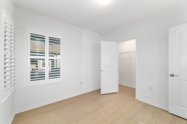 Building Photo - 5543 SW 85th Ave Rd