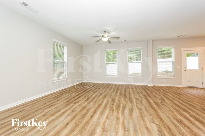 Building Photo - 2037 Hamilton Hill Dr