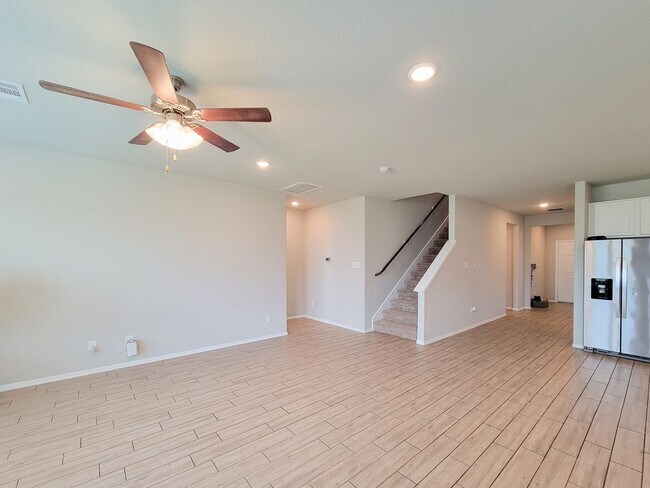 Building Photo - Beautifully updated 5-bedroom, 3.5-bath home located on a quiet cul-de-sac in a desirable Houston...