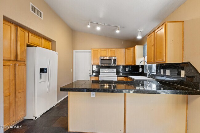 Building Photo - 9346 E Plana Ave