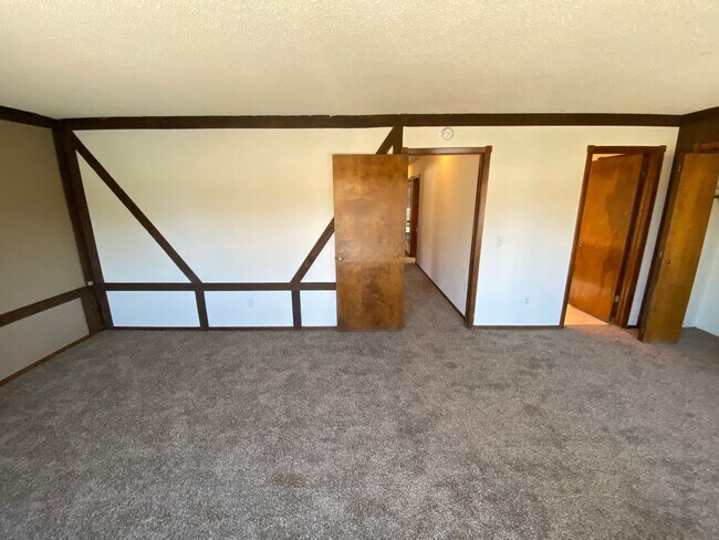Building Photo - 3 bed 3 bath house for rent in the Tahoe Keys