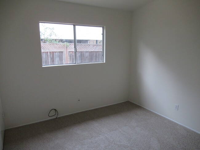 Building Photo - 358 Boeker Ave