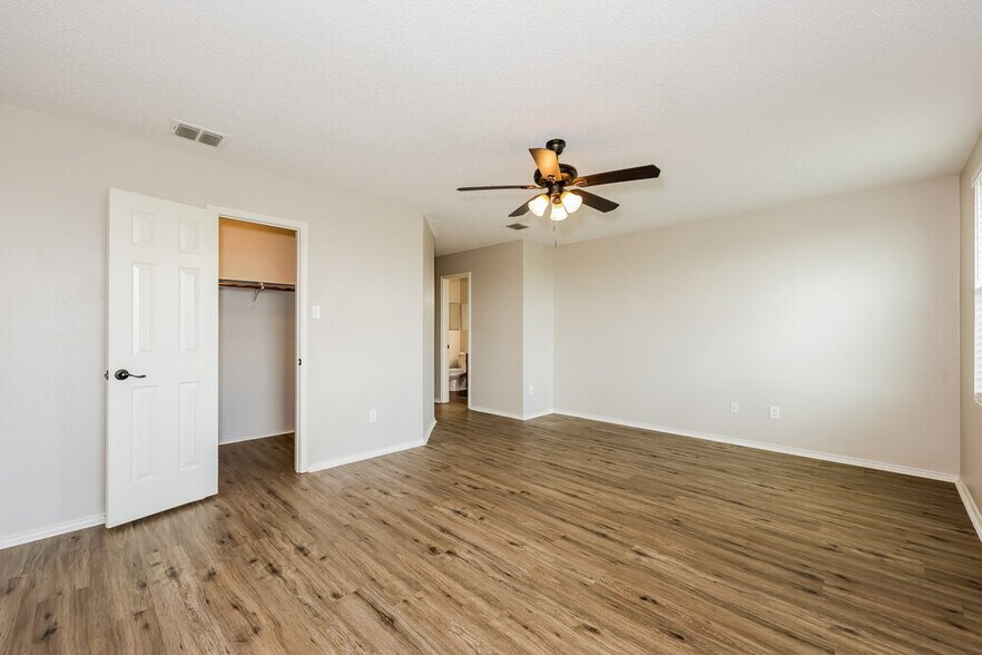 Building Photo - 3845 German Pointer Way