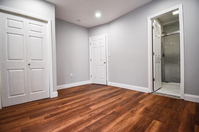 Building Photo - 17 Troy St