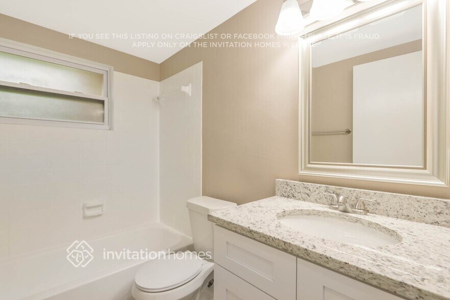 Building Photo - 5135 Kiwi Dr