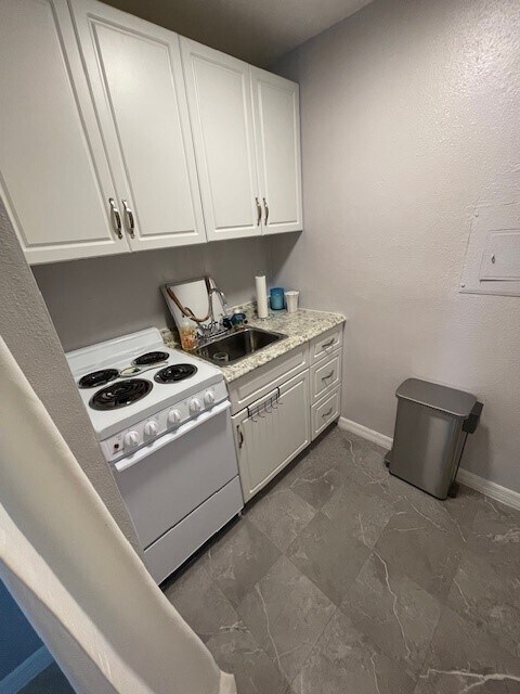 Building Photo - 1508 Dolphin St