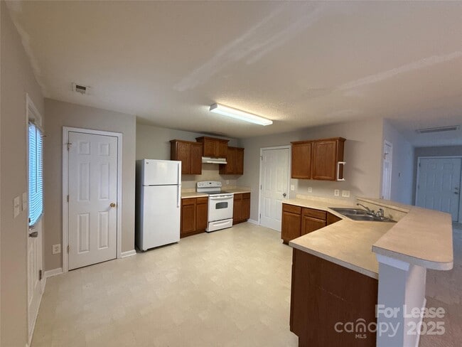 Building Photo - 1323 Winding Branch Ct