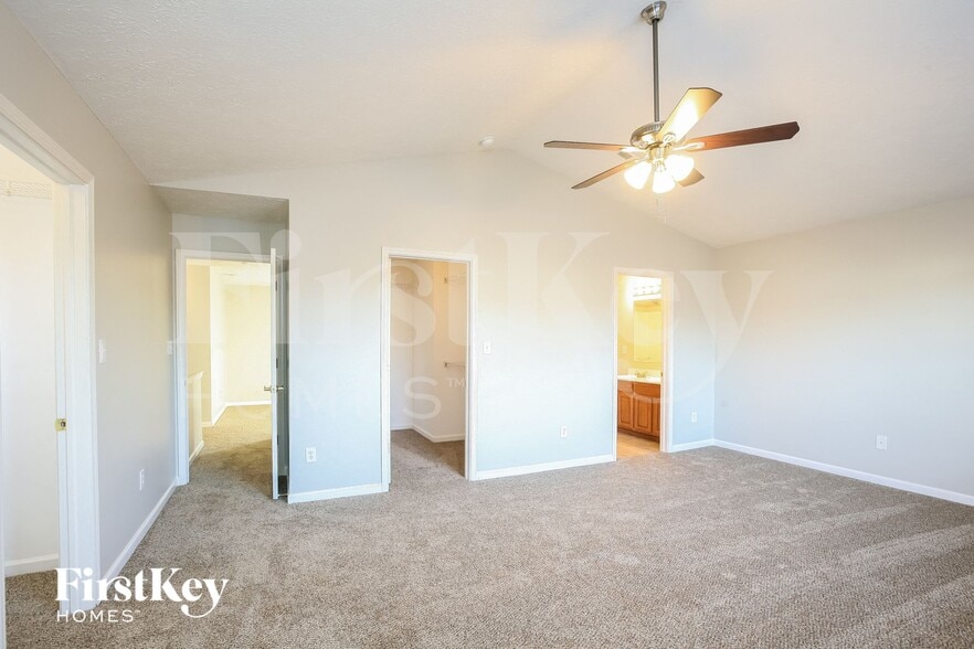 Building Photo - 14982 Deer Trail Dr