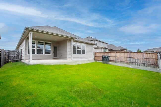 Building Photo - 221 Grace Lilly Dr
