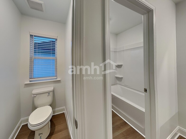 Building Photo - 965 Carnelian Ln