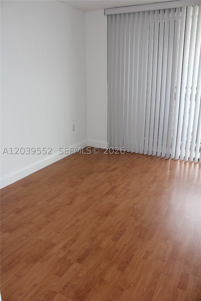 Building Photo - 2333 Brickell Ave
