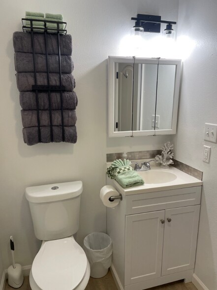 Building Photo - 210 H Pickens Rd