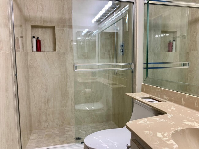 Building Photo - 301 Knotty Pine Cir