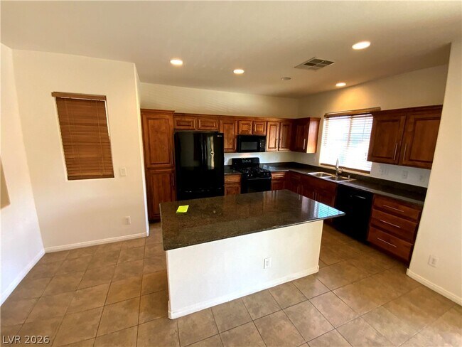 Building Photo - 1182 Enzo Ave