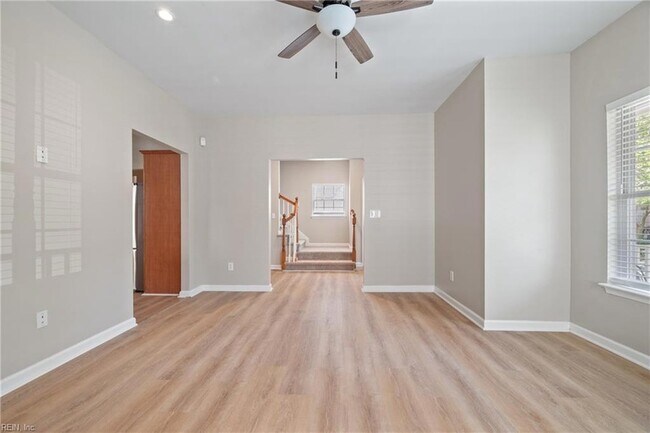 Building Photo - 318 W 31st St