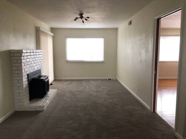 Building Photo - 9610 Sheldon Rd