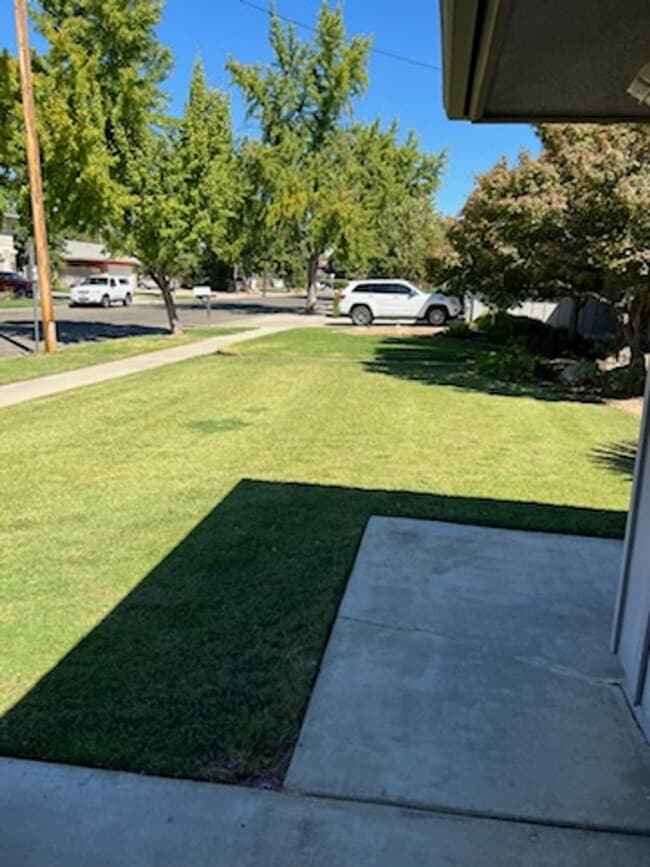 Building Photo - $2,100 Cedar & Bullard, 3 Bedroom Home - N...
