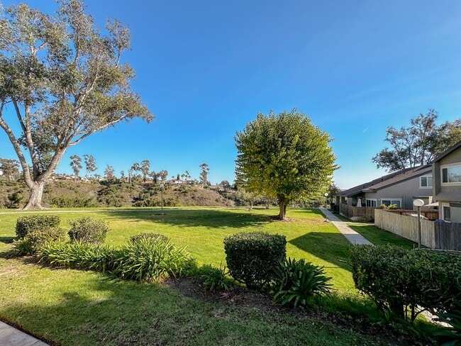 Building Photo - Completely Renovated 3+ Bed, 2 Bath Tierra...