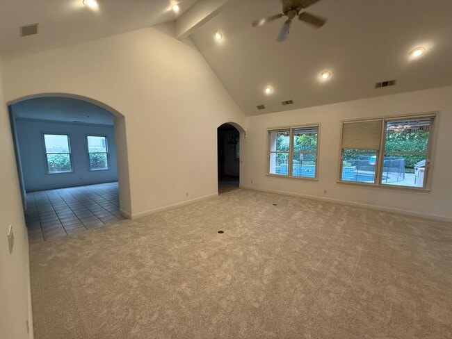 Building Photo - 10637 N Lochmoor Ln