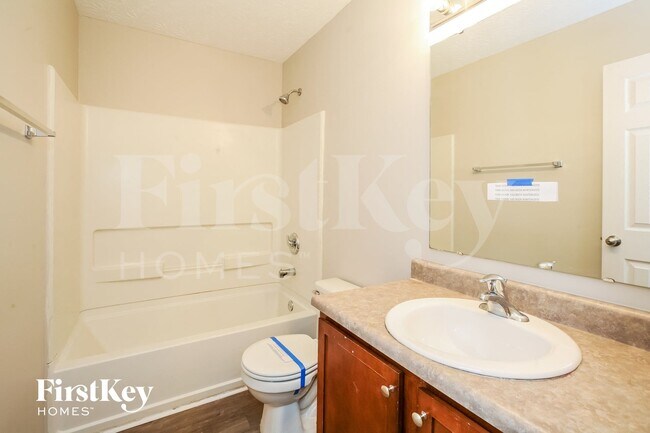 Building Photo - 2608 Liatris Dr