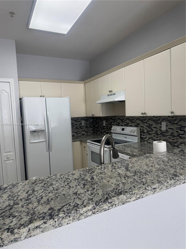 Building Photo - 7250 NW 177th St