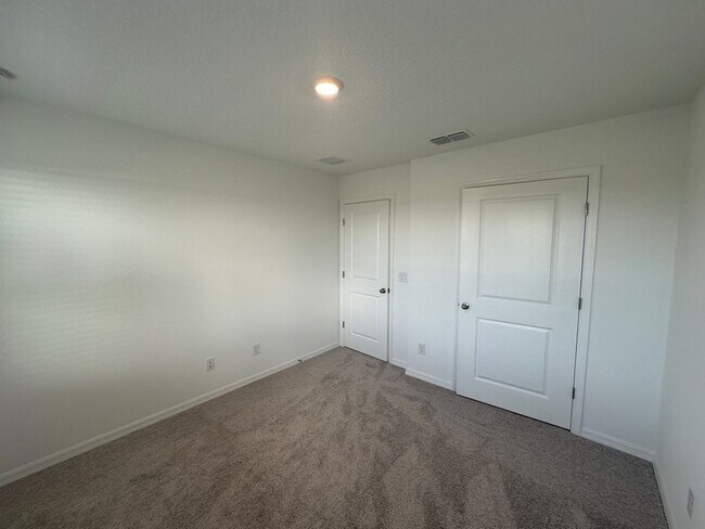 Building Photo - Stunning newly built 3/2.5 Town Home in St...