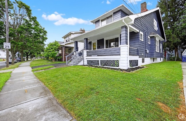 Building Photo - 4200 Cullen Dr