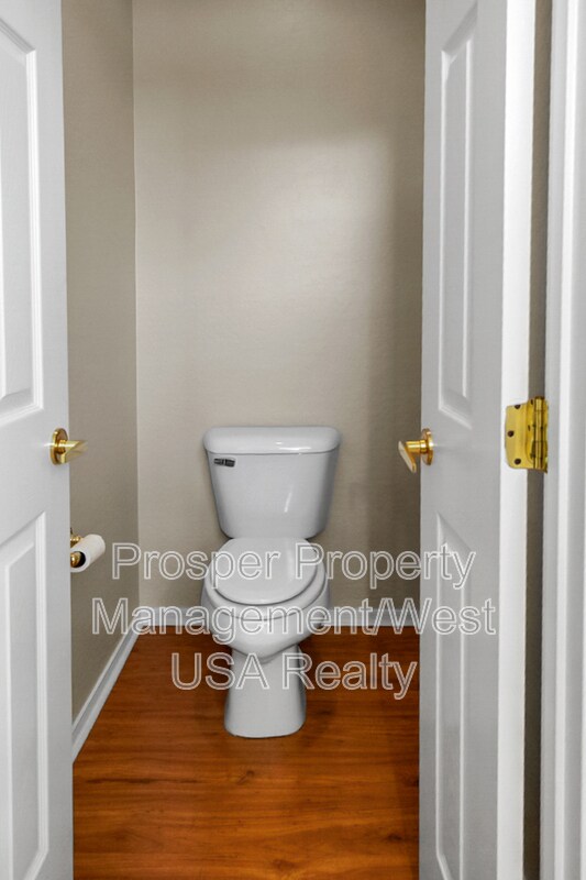 Building Photo - 17547 W Calistoga Dr