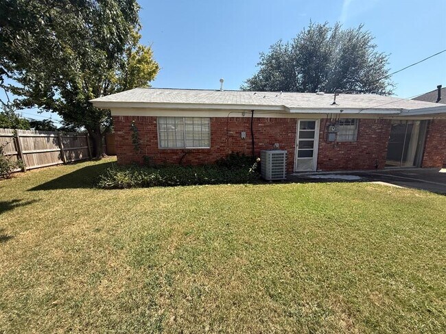 Building Photo - 1101 NW 103rd St