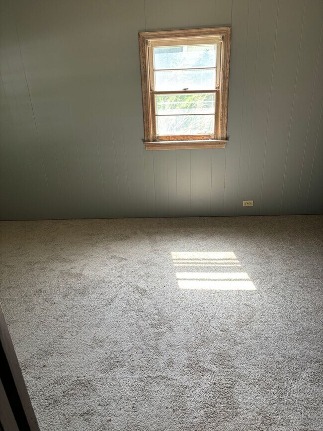 Building Photo - Great family 3 Bedroom 1 bath
