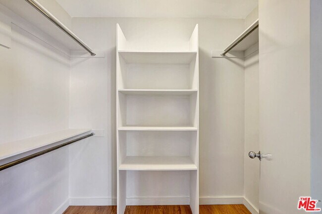 Building Photo - 811 21st St