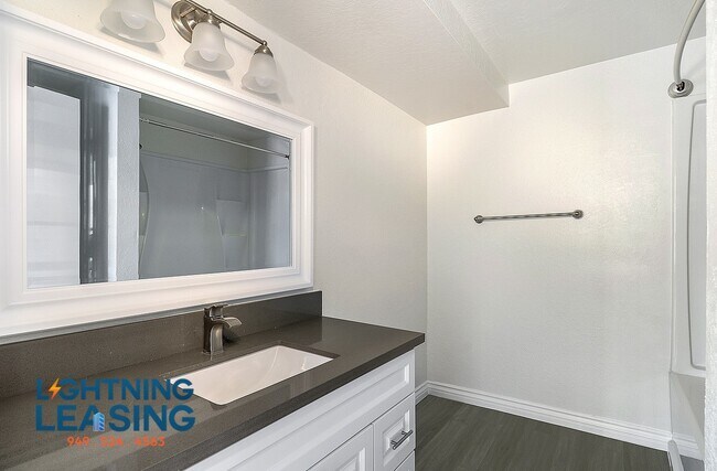 Building Photo - 20324 Saticoy St