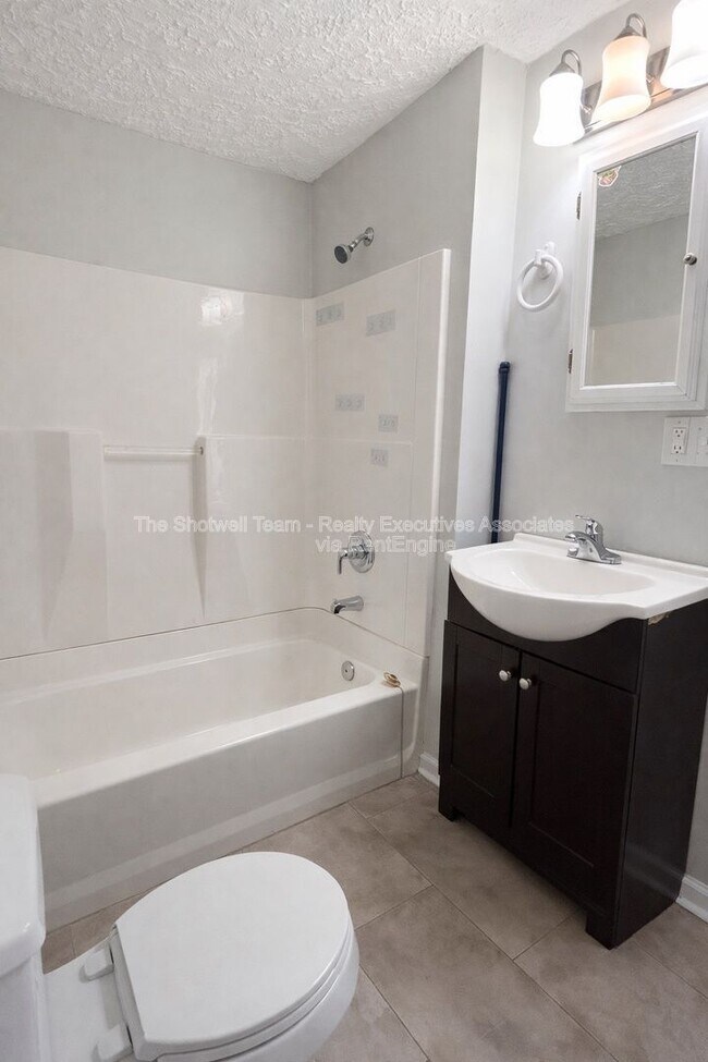 Building Photo - 5705 Davida Rd NW