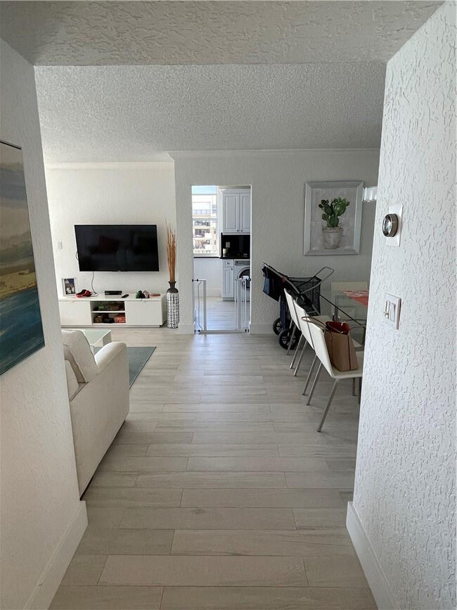 Building Photo - 5200 N Ocean Blvd