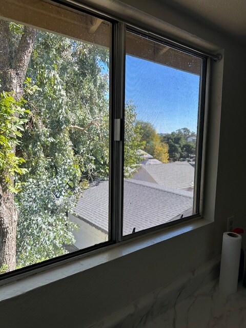 Building Photo - 512 Fein Ave