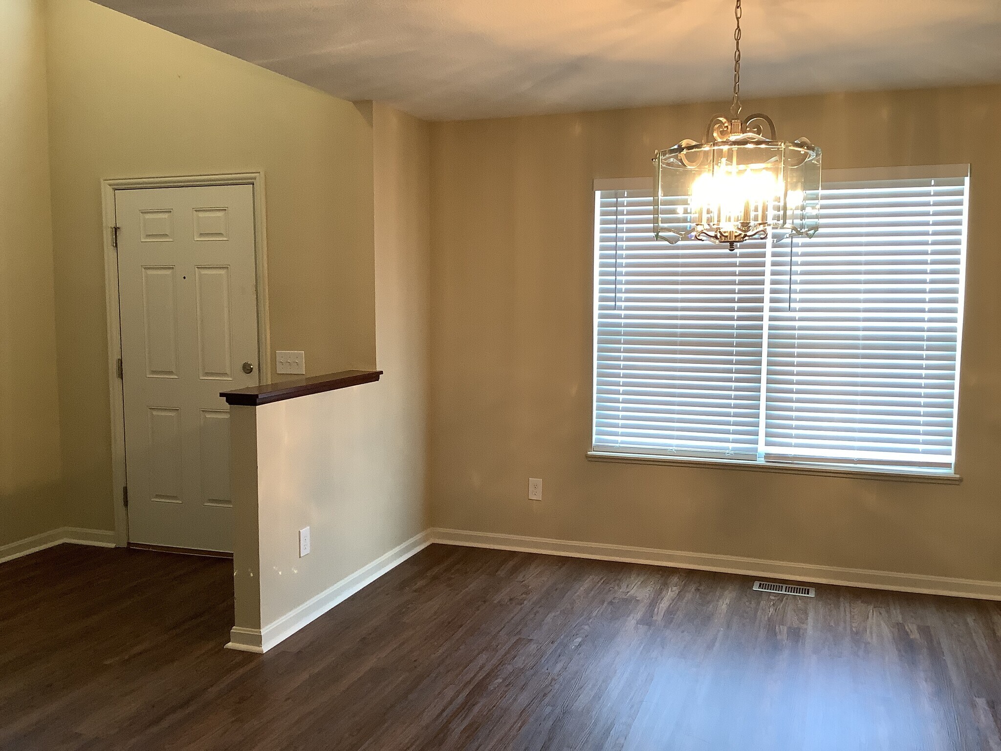 Building Photo - 924 Fresno St