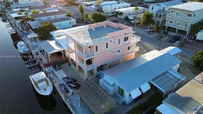 Building Photo - 1516 Aqueduct Ln