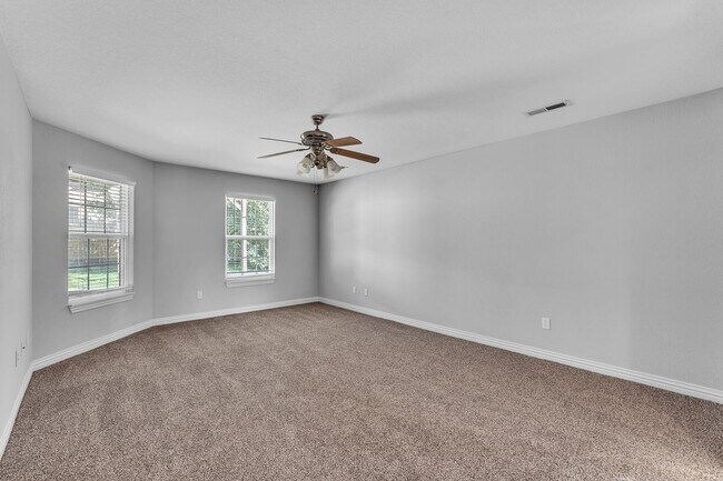 Building Photo - 3/2 Home with EV Charger, Great Outdoor Sp...