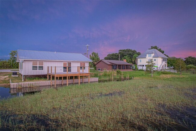 Building Photo - 583 FL-559