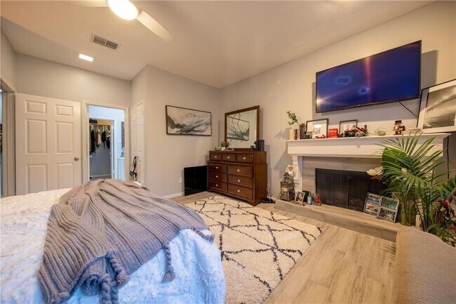 Building Photo - 2529 Rio Grande St