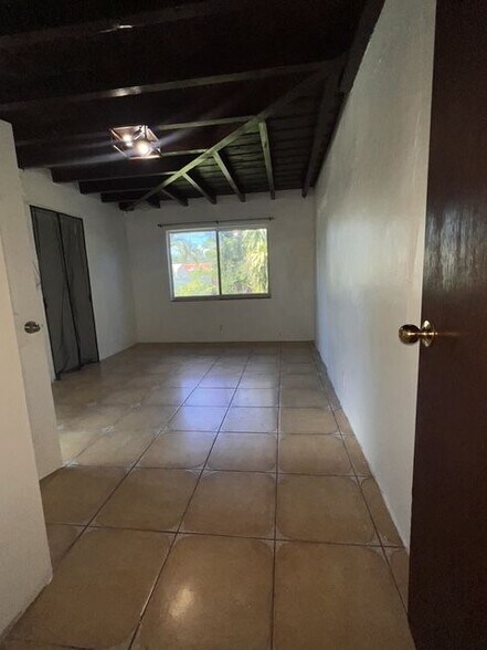 Building Photo - 1355 NE 129th St