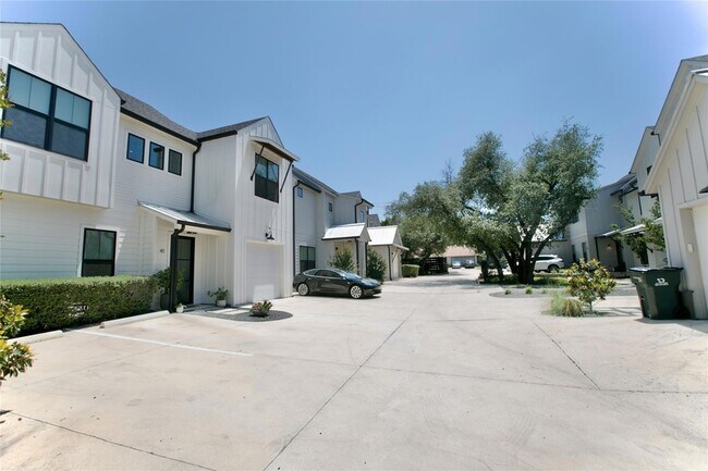 Building Photo - 4804 Duval Rd