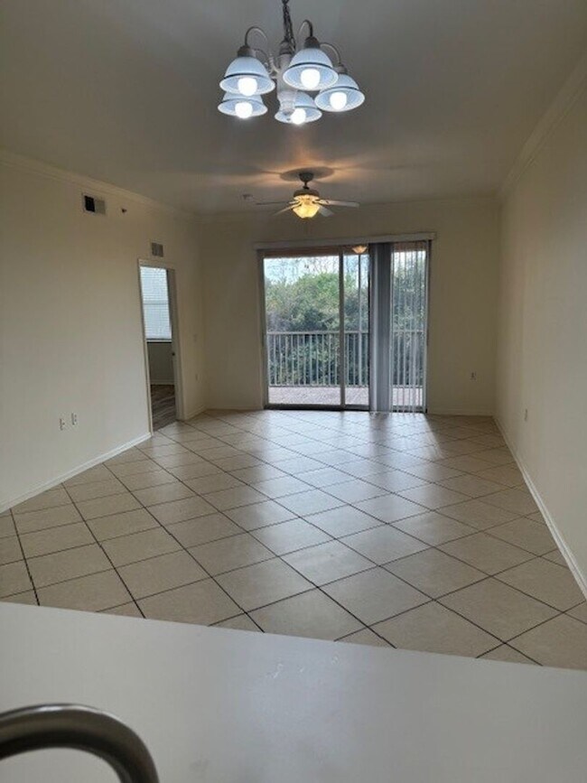 Building Photo - Osprey Cove 2/2-