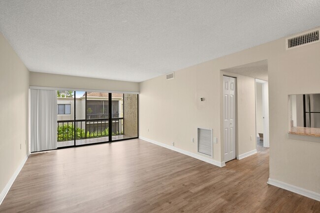 Building Photo - 3282 S Semoran Blvd