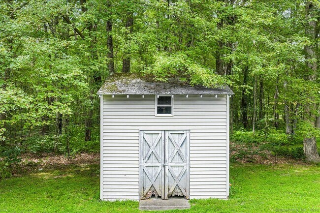 Building Photo - 128 Sharp Hill Rd