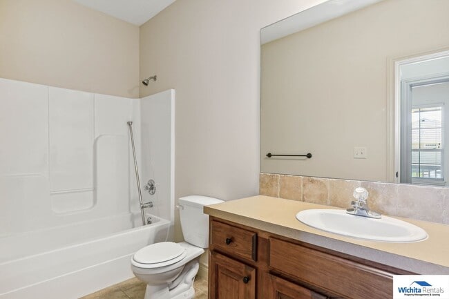 Building Photo - 11602-11604 Summerfield