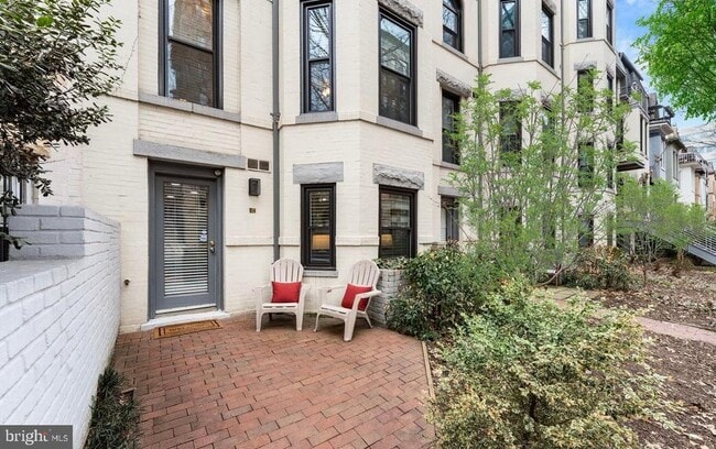 Building Photo - 1124 25th St NW