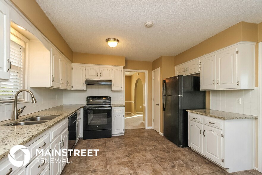 Building Photo - 14412 Wilshire Cir