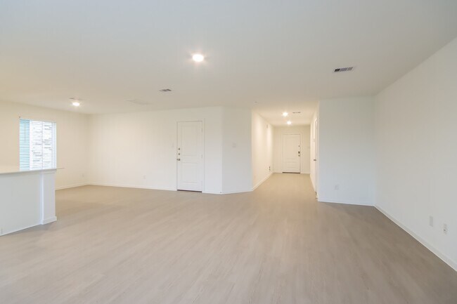 Building Photo - 31428 Moore Rd