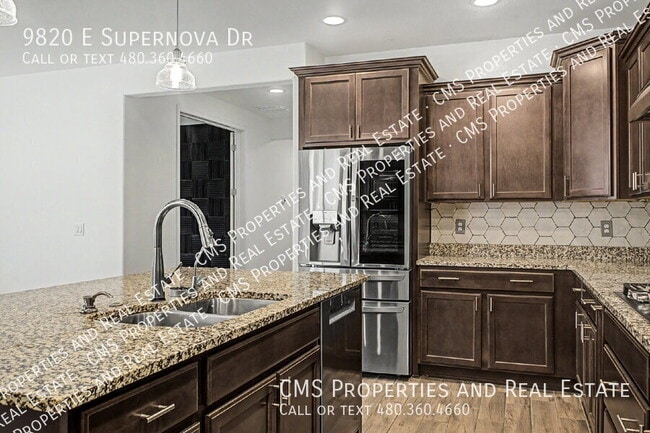 Building Photo - 9820 E Supernova Dr